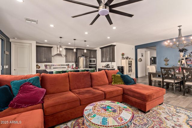 17400 W AUBURN Street, Surprise, AZ 85388