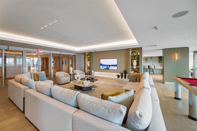 900 BISCAYNE BLVD 909, Miami, FL 33132