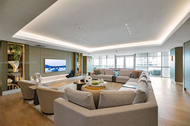 900 BISCAYNE BLVD 909, Miami, FL 33132