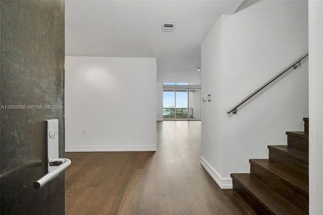 900 BISCAYNE BLVD 909, Miami, FL 33132