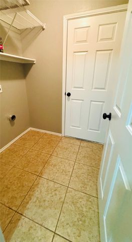 604 International Drive, Euless, TX 76039