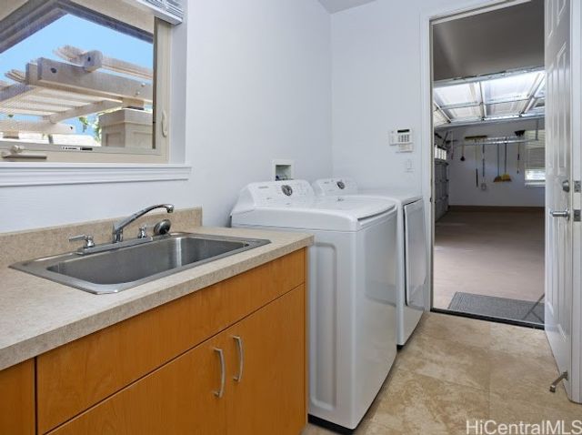 1047 Koko Kai Place, Honolulu, HI 96825