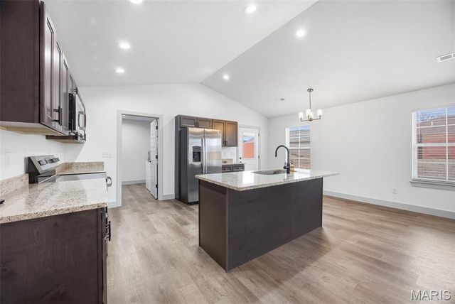 147 La Vista Drive, Waynesville, MO 65583