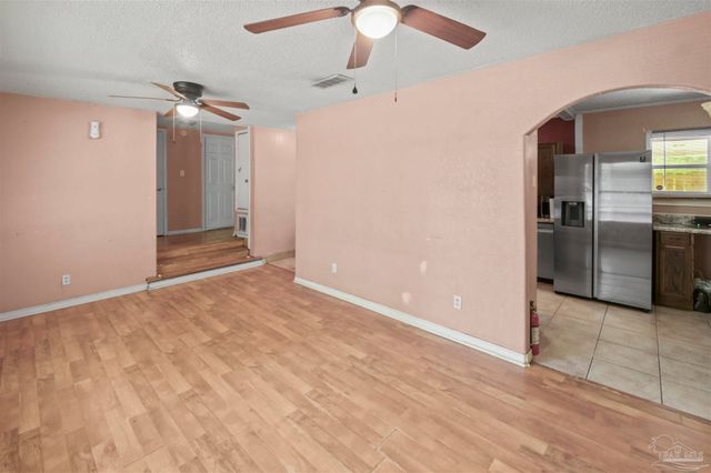 907 Montclair Rd, Pensacola, FL 32505