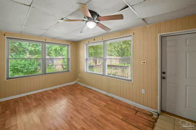 907 Montclair Rd, Pensacola, FL 32505