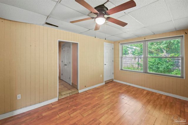 907 Montclair Rd, Pensacola, FL 32505