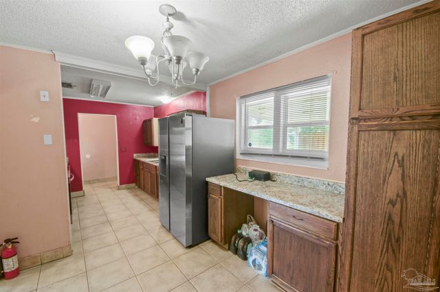 907 Montclair Rd, Pensacola, FL 32505