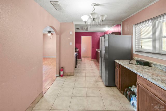907 Montclair Rd, Pensacola, FL 32505
