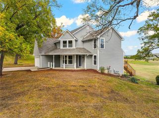 820 E 1000 Road, Lawrence, KS 66047