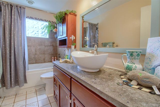 7367 Cavell Street, Westland, MI 48185