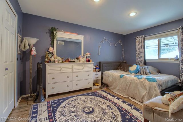 7367 Cavell Street, Westland, MI 48185