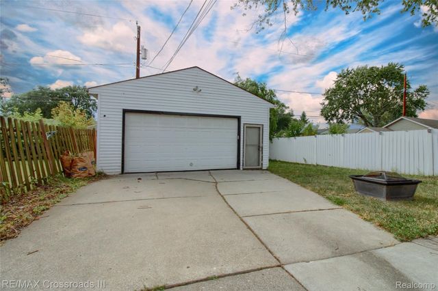 7367 Cavell Street, Westland, MI 48185