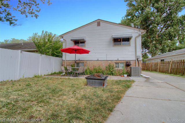 7367 Cavell Street, Westland, MI 48185