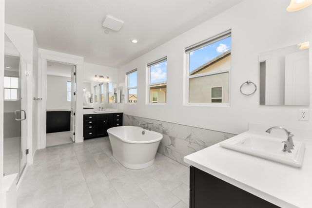 3166 Sofia Dr, Lincoln, CA 95648