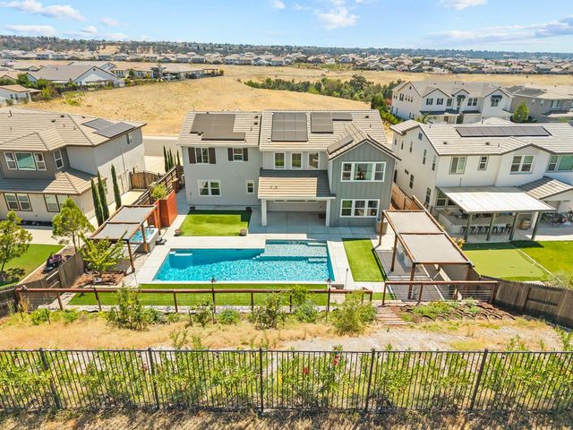 3166 Sofia Dr, Lincoln, CA 95648