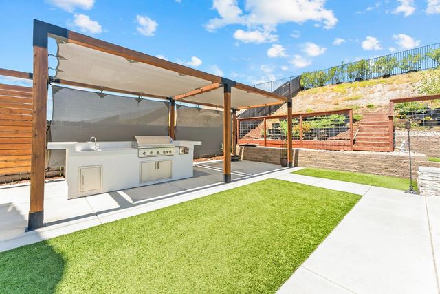 3166 Sofia Dr, Lincoln, CA 95648