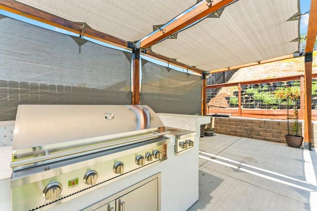 3166 Sofia Dr, Lincoln, CA 95648