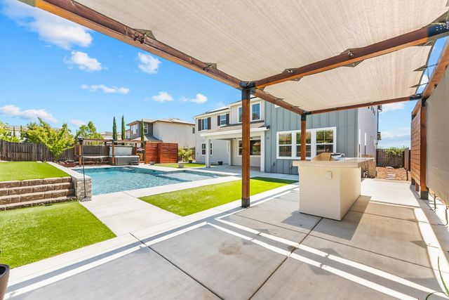 3166 Sofia Dr, Lincoln, CA 95648