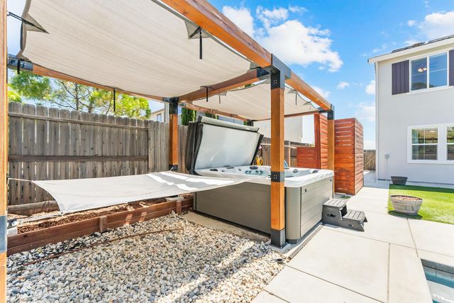 3166 Sofia Dr, Lincoln, CA 95648