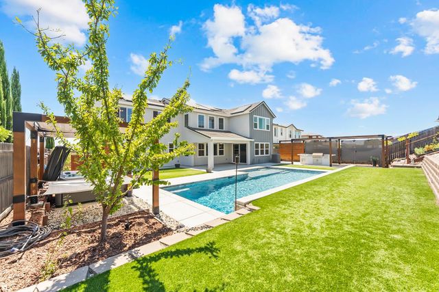 3166 Sofia Dr, Lincoln, CA 95648