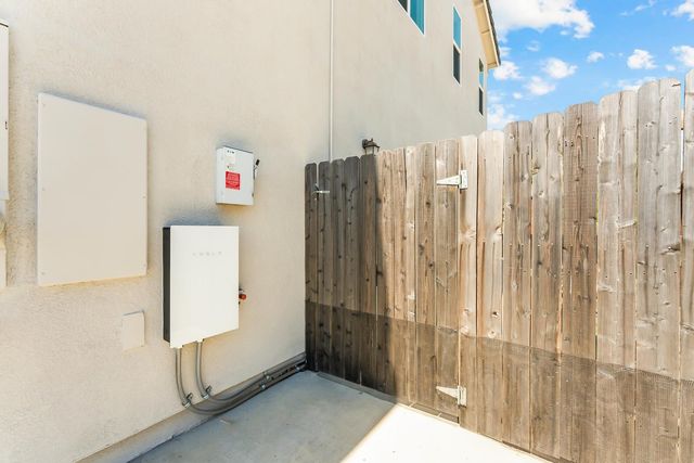 3166 Sofia Dr, Lincoln, CA 95648