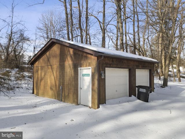 137 PLUM POINT RD, Elkton, MD 21921