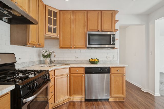 9930 Montrose Avenue, Schiller Park, IL 60176