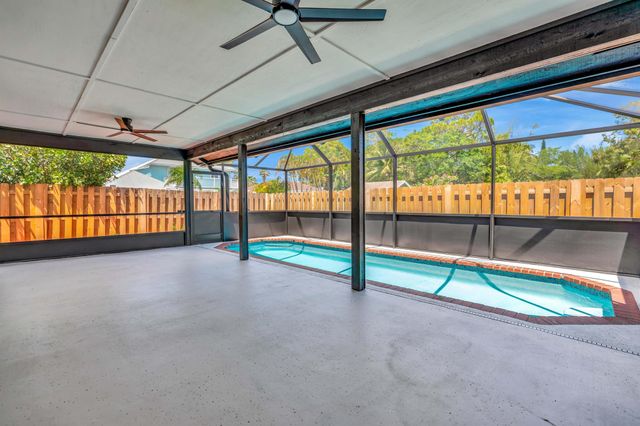 18975 SE County Line Road, Jupiter, FL 33469
