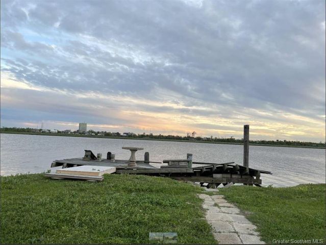 12 River Road, Lake Charles, LA 70601