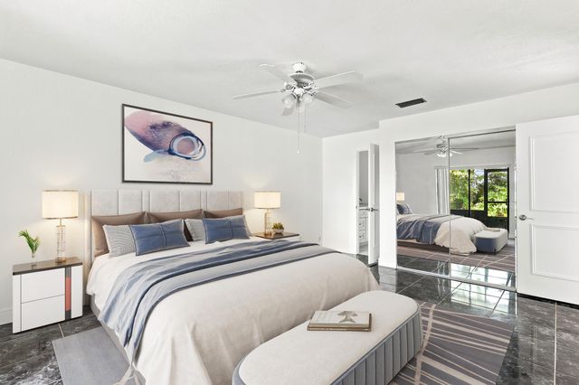 10 Seneca Court, Royal Palm Beach, FL 33411