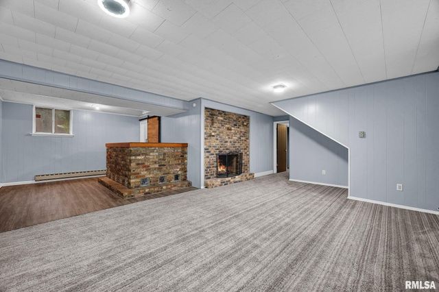 2922 W GILBERT Avenue, Peoria, IL 61604