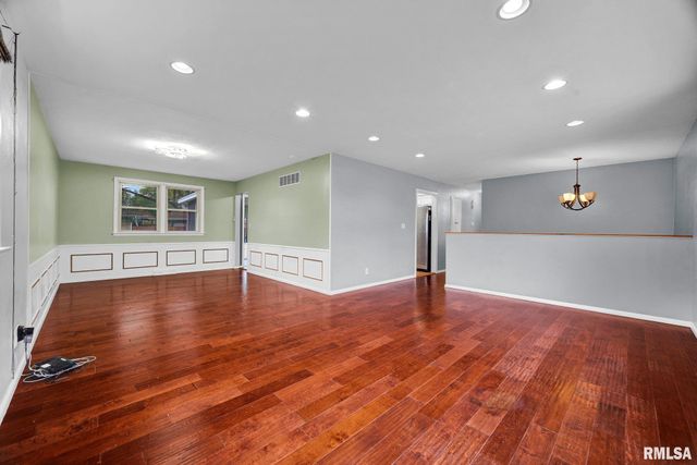 2922 W GILBERT Avenue, Peoria, IL 61604
