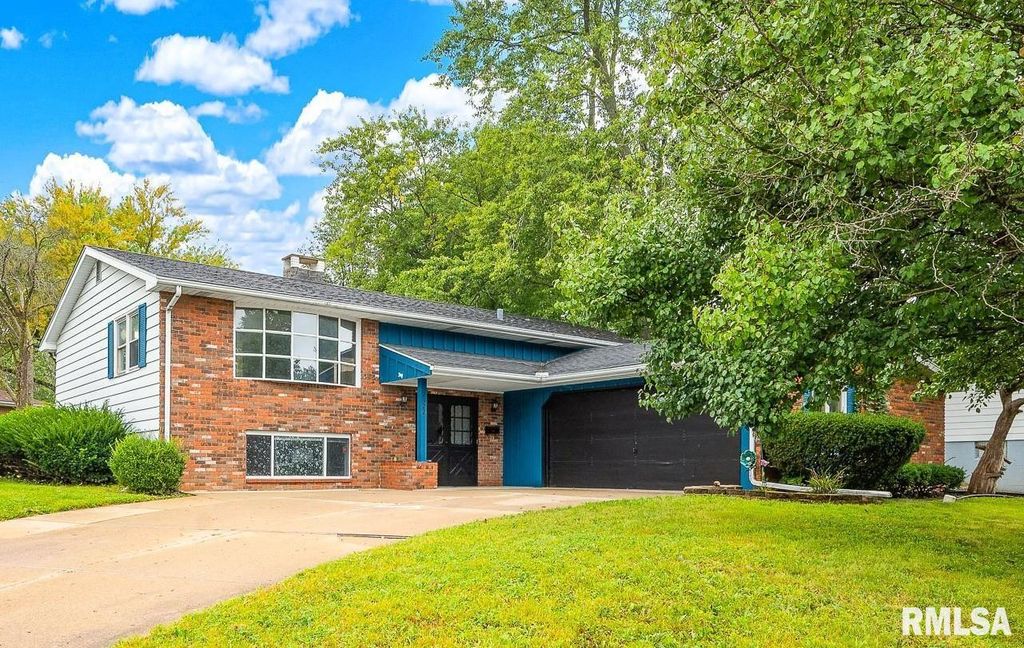 2922 W GILBERT Avenue, Peoria, IL 61604