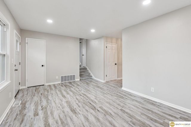 6905 Laurel Avenue, Omaha, NE 68104