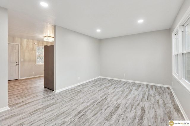 6905 Laurel Avenue, Omaha, NE 68104