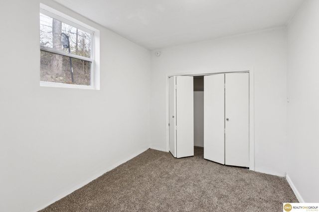 6905 Laurel Avenue, Omaha, NE 68104