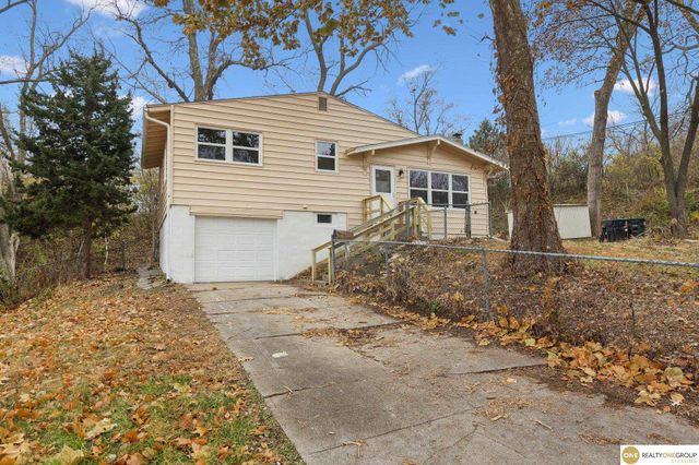 6905 Laurel Avenue, Omaha, NE 68104