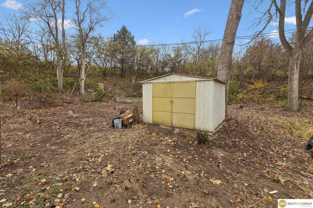 6905 Laurel Avenue, Omaha, NE 68104