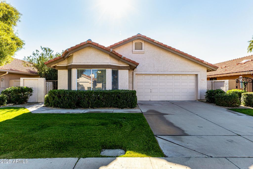 8829 E RIVIERA Drive, Scottsdale, AZ 85260