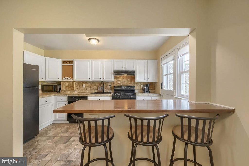 Image 11 of property listing at 8152 GLEN GARY RD, Towson, MD 21286