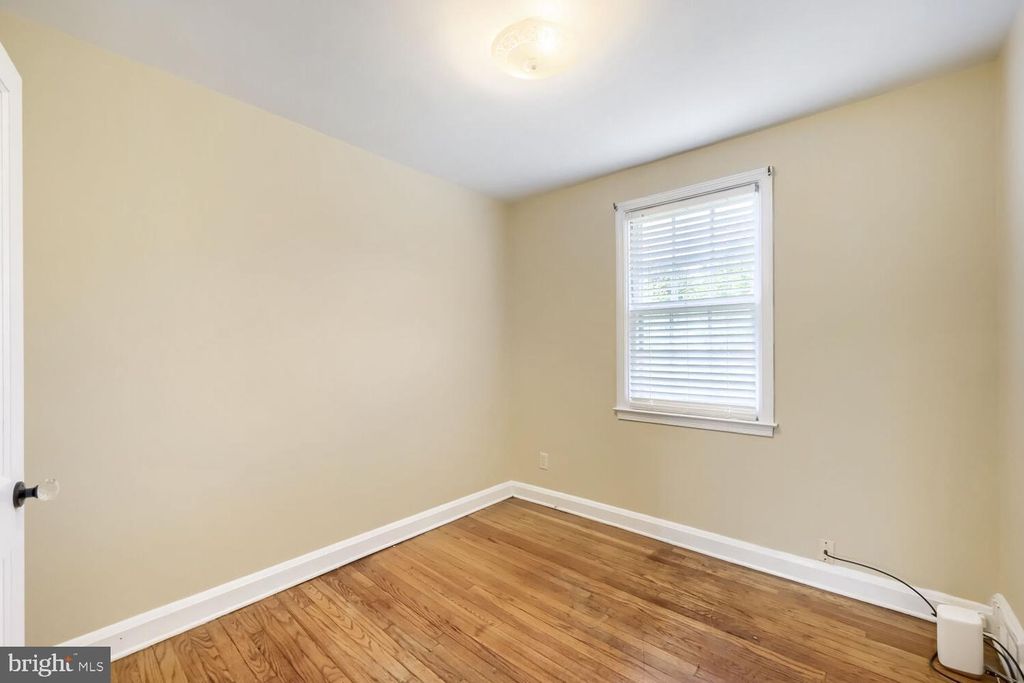 Image 19 of property listing at 8152 GLEN GARY RD, Towson, MD 21286