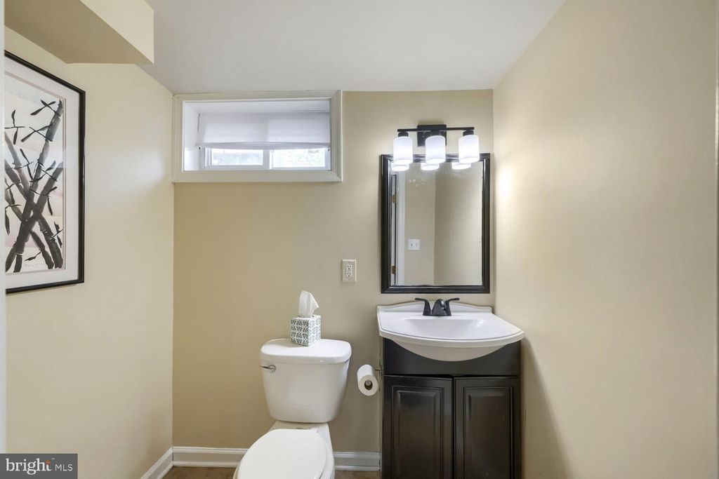 Image 23 of property listing at 8152 GLEN GARY RD, Towson, MD 21286