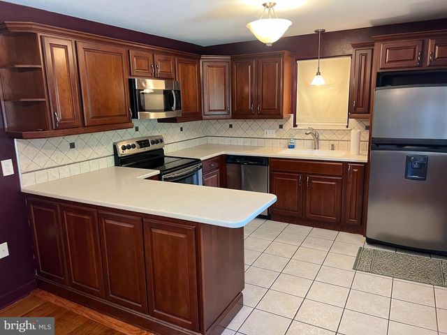 301 BERRYHILL RD, Harrisburg, PA 17109