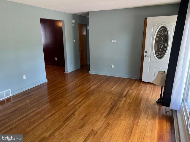 301 BERRYHILL RD, Harrisburg, PA 17109