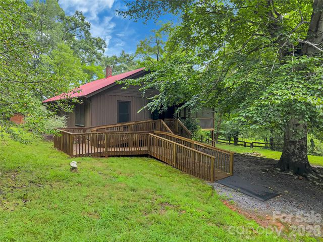 989 Fox Mountain Road, Columbus, NC 28722