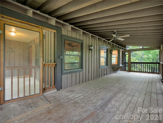 989 Fox Mountain Road, Columbus, NC 28722