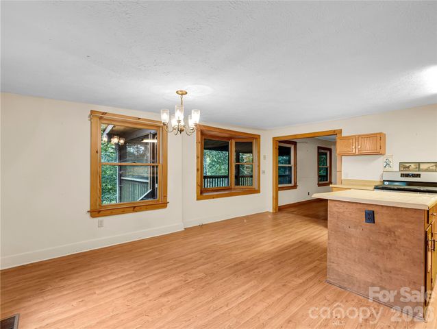 989 Fox Mountain Road, Columbus, NC 28722