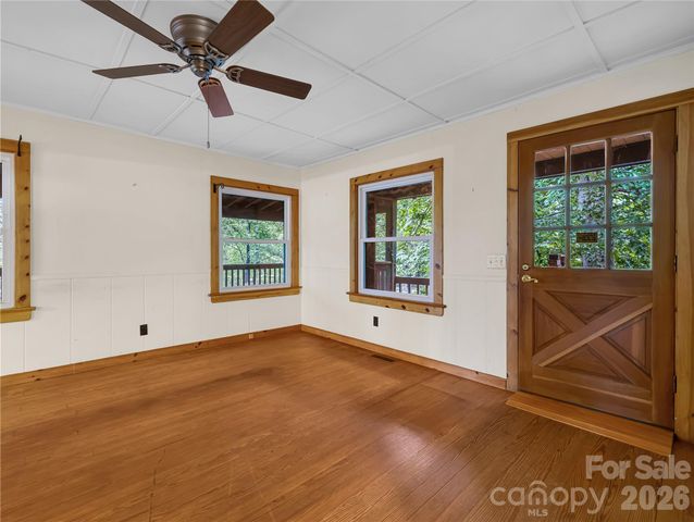 989 Fox Mountain Road, Columbus, NC 28722