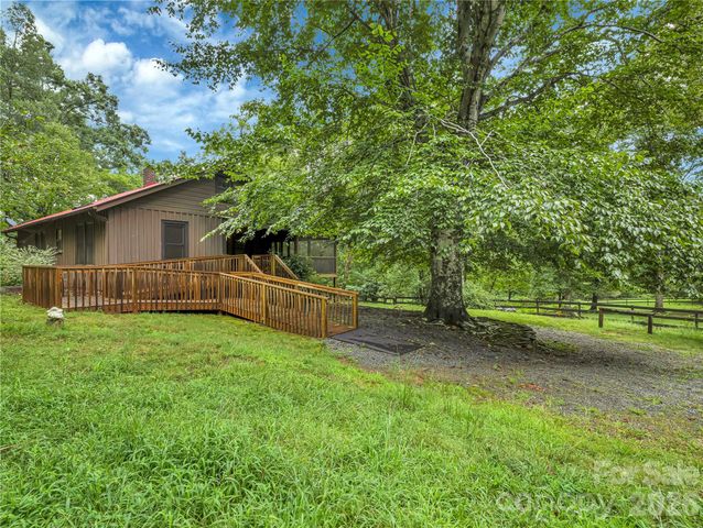 989 Fox Mountain Road, Columbus, NC 28722