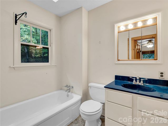 989 Fox Mountain Road, Columbus, NC 28722